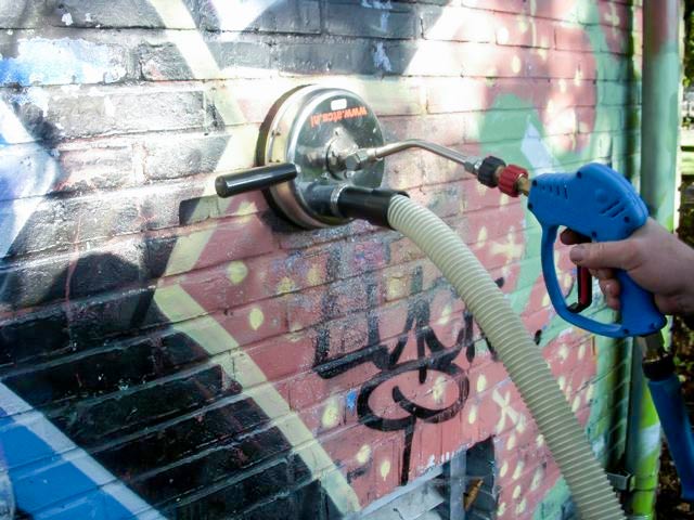 vandalisme en ongevallen graffiti verwijderen